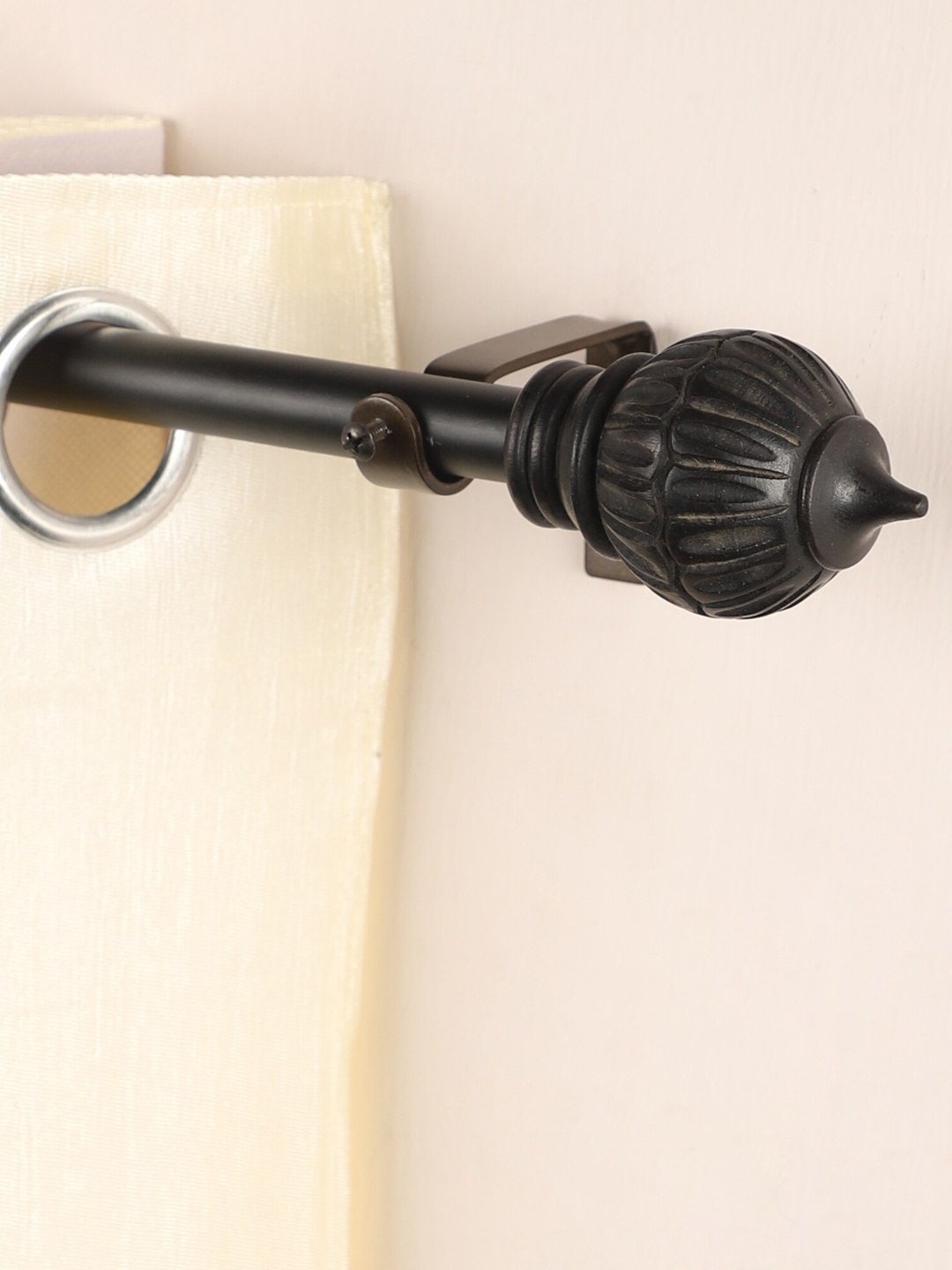 

The Decor Mart Set of 2 Black Extendable Curtain Rods With Brackets