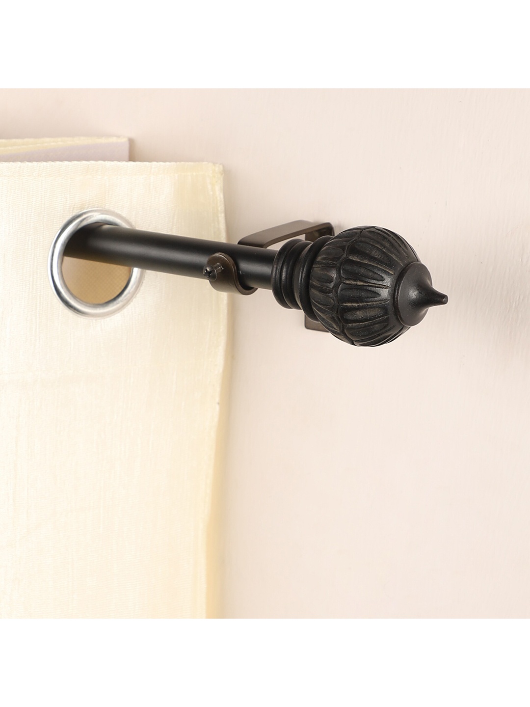 

The Decor Mart Black Extendable Curtain Rod With Brackets