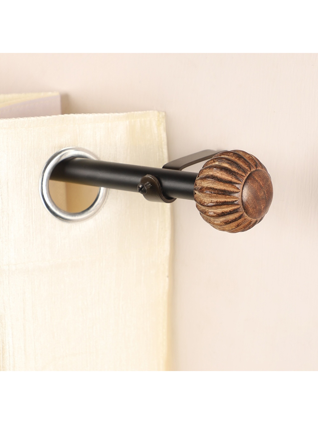 

The Decor Mart Black & Brown Extendable Curtain Rods With Brackets