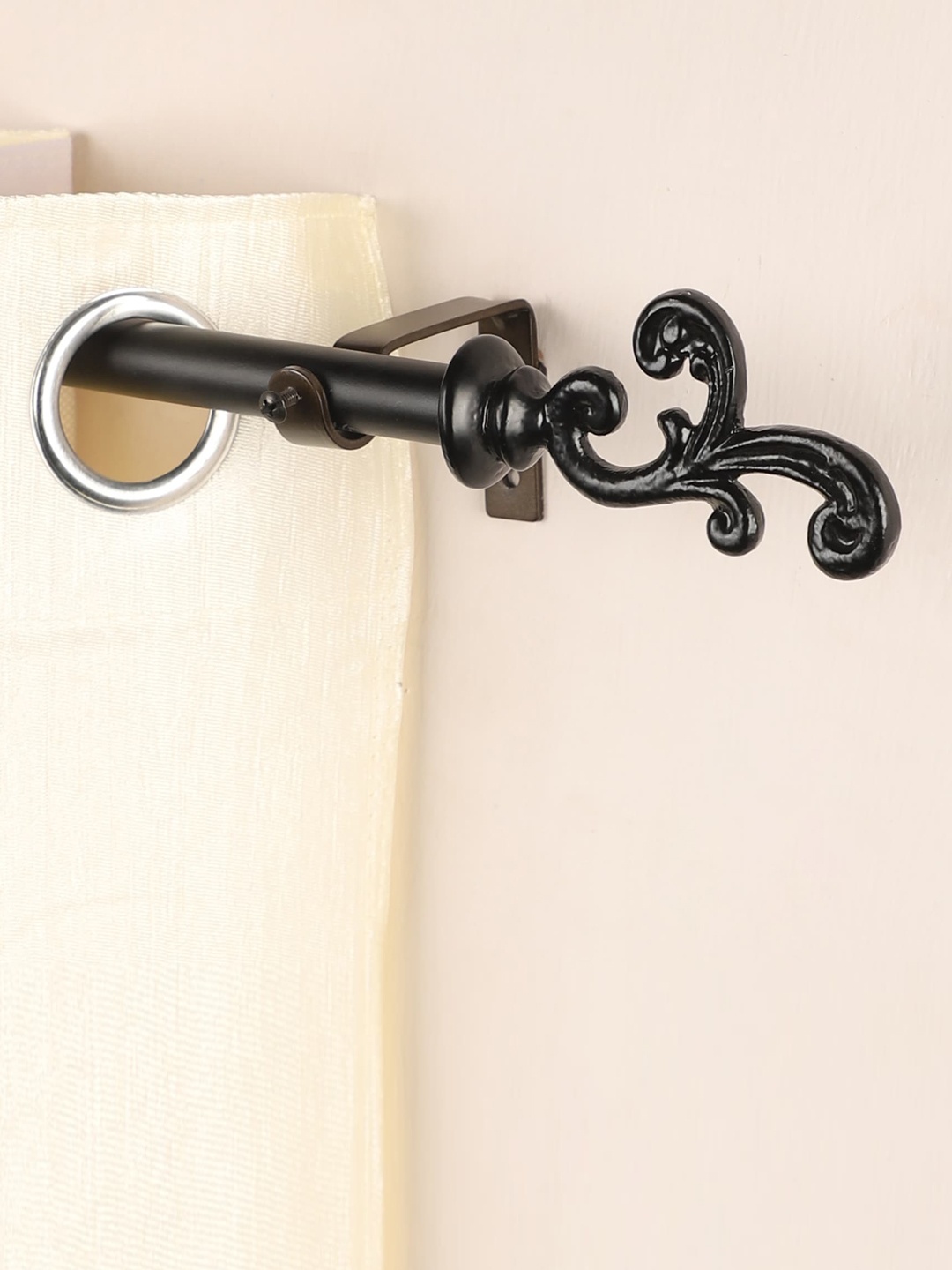 

The Decor Mart Set of 4 Black Extendable Curtain Rods With Brackets