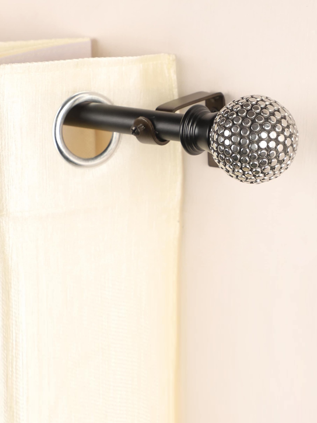 

The Decor Mart Set of 4 Black & Silver Extendable Curtain Rods With Brackets