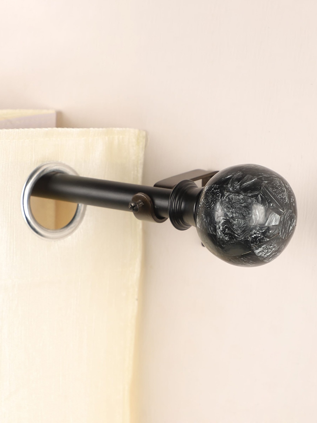 

The Decor Mart Set of 2 Black Extendable Curtain Rods With Brackets