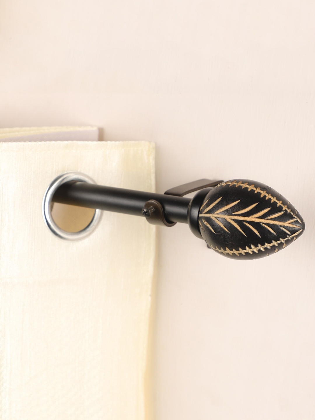 

The Decor Mart Set of 2 Black & Gold Extendable Curtain Rods With Brackets