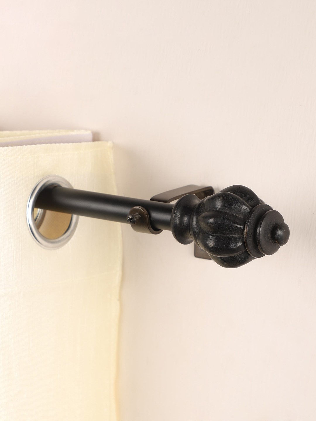 

The Decor Mart Set of 2 Black Extendable Curtain Rods With Brackets