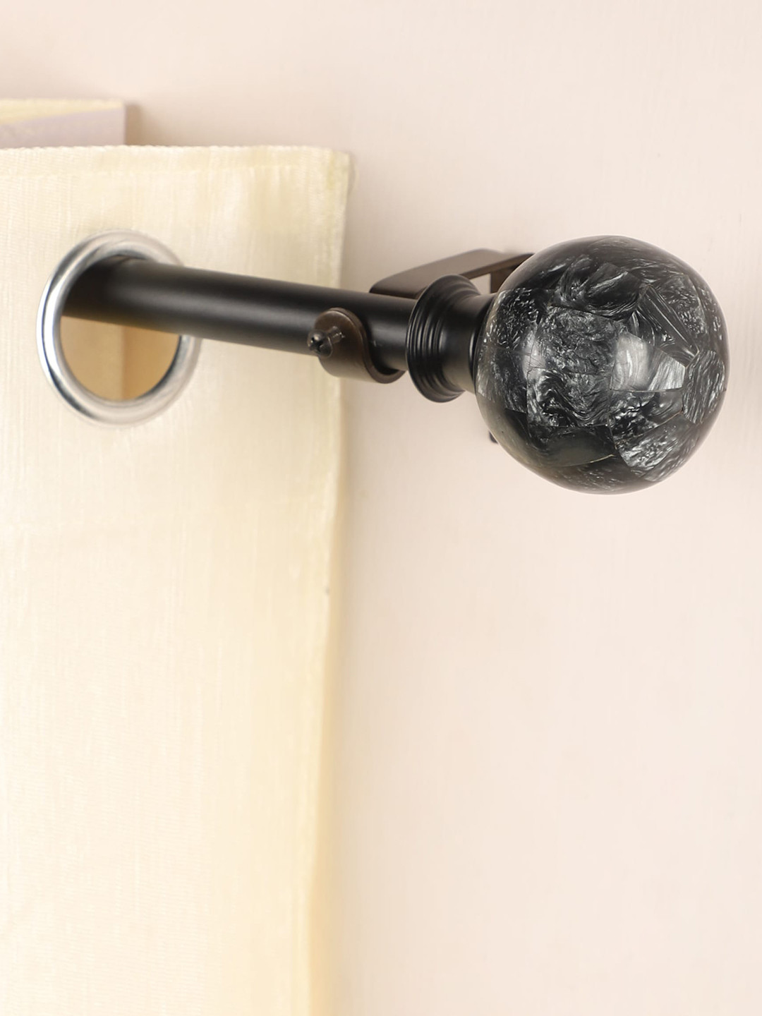 

The Decor Mart Set of 4 Black Extendable Curtain Rods With Brackets