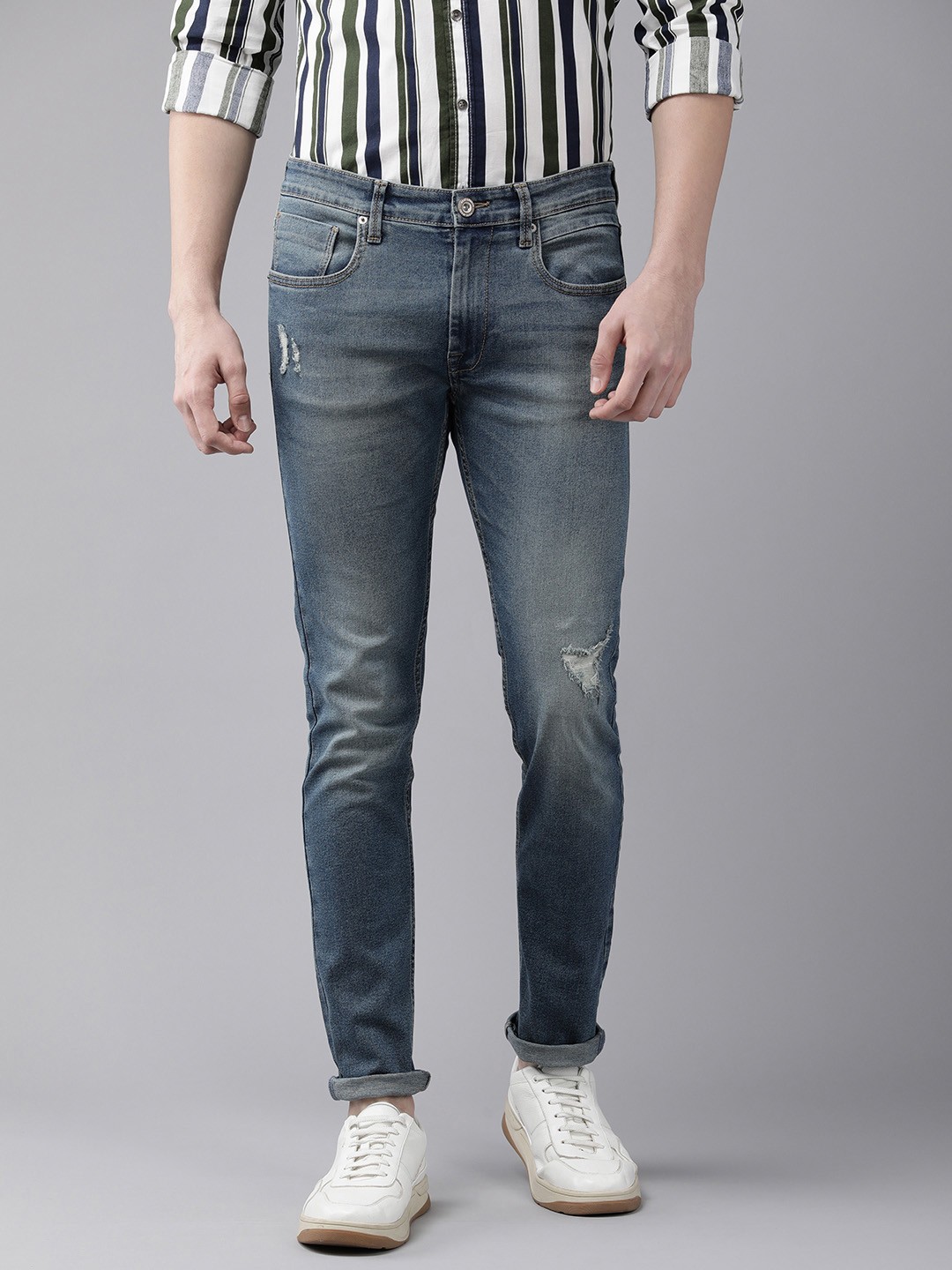 

BEAT LONDON by PEPE JEANS Men Blue Tapered Fit Low Distress Light Fade Ombre Stretchable Jeans