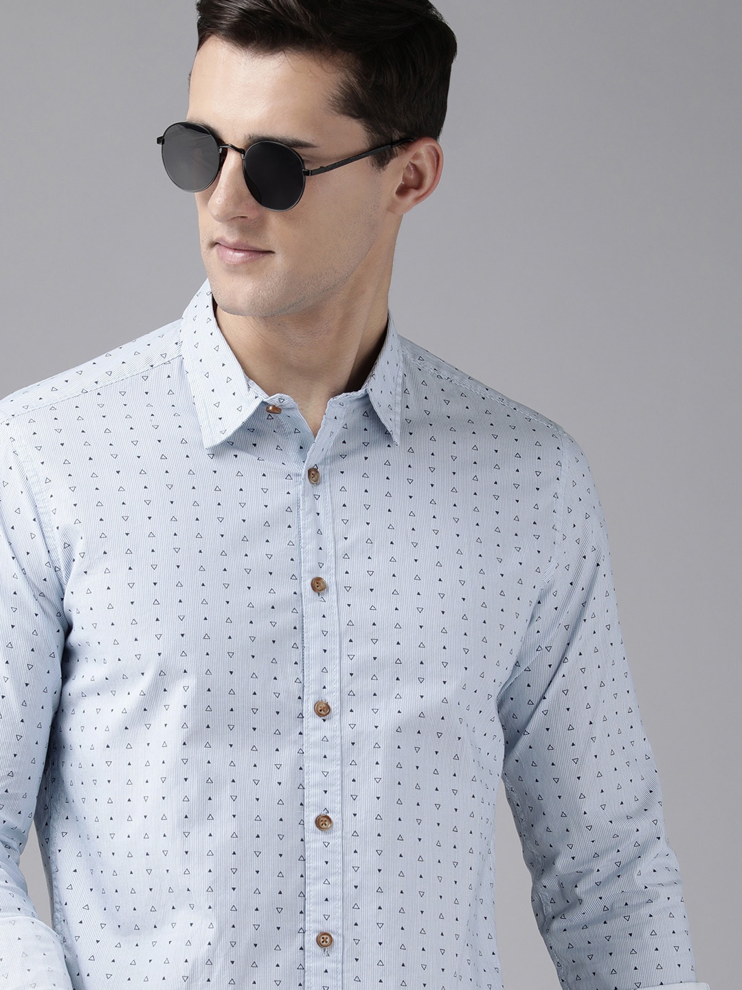 

BEAT LONDON by PEPE JEANS Men Blue SNOOP Slim Fit Printed Pure Cotton Casual Shirt