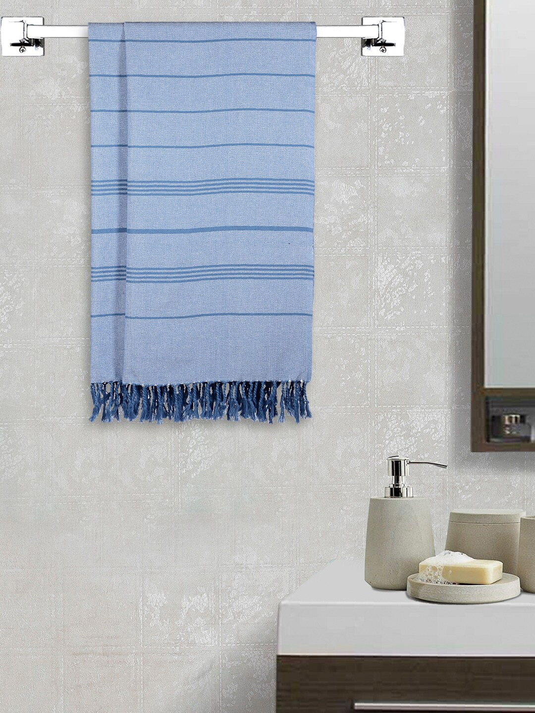 

Arrabi Set Of 2 Blue Striped 210 GSM Cotton Bath Towels