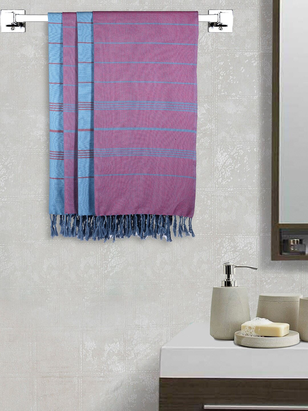 

Arrabi Set Of 4 Blue & Purple 210 GSM Printed Cotton Bath Towel