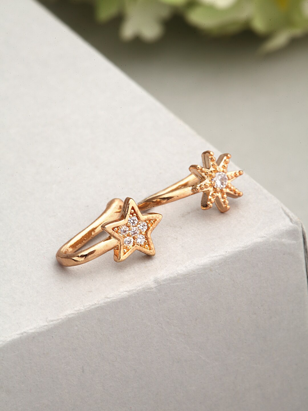 

Ferosh Woman Set of 2 Rose Gold Pellucid Star Nose Pin