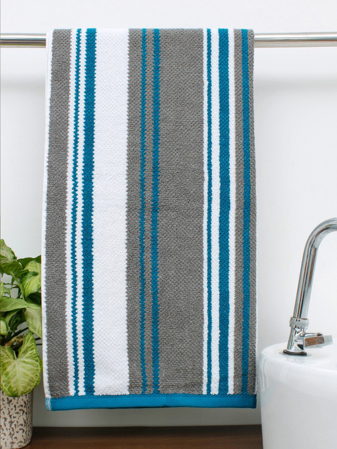 

AVI Living Blue Striped 550 GSM Cotton Bath Towels