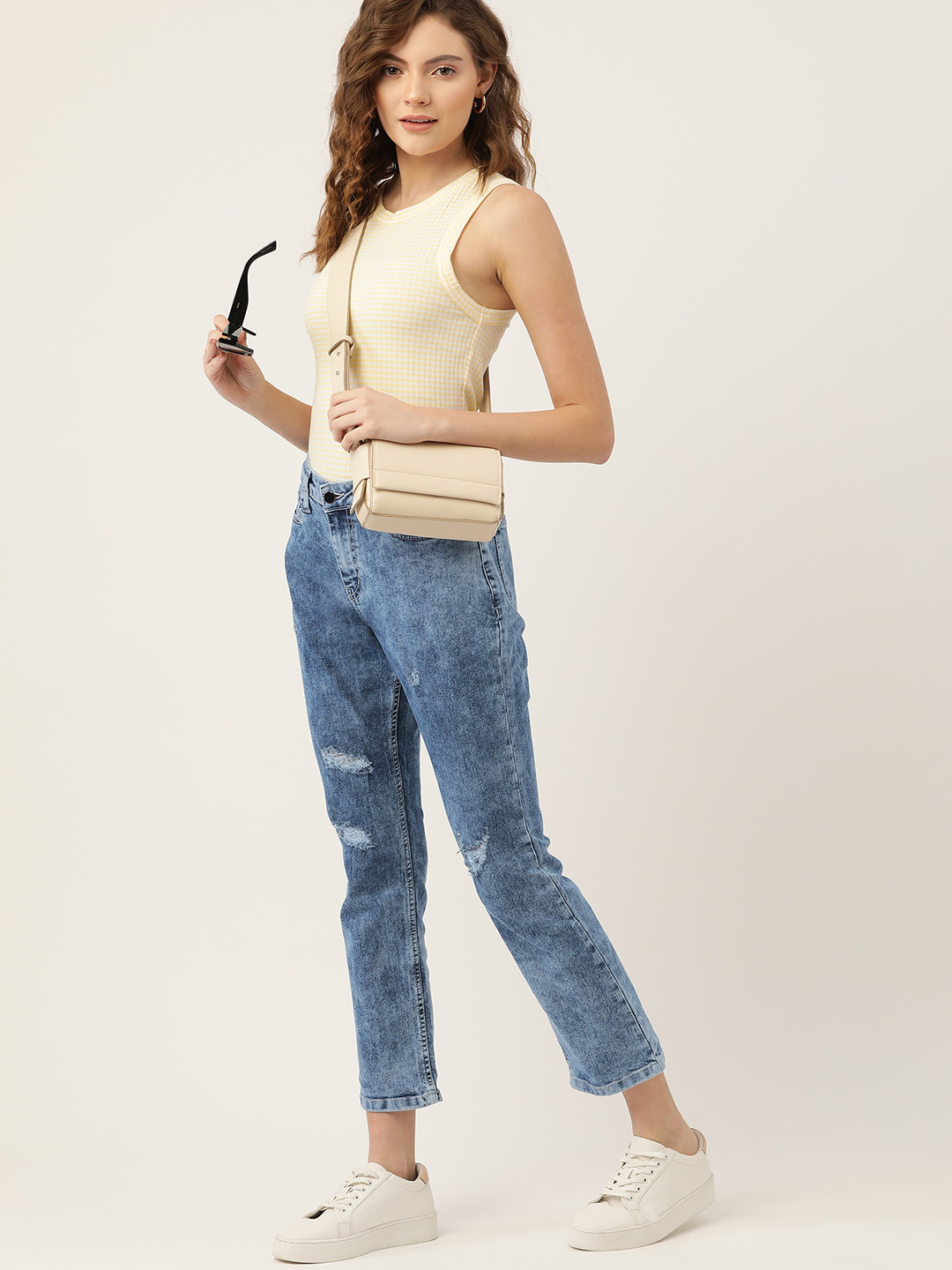 

DressBerry Women Blue Low Distress Acid Wash Stretchable Jeans