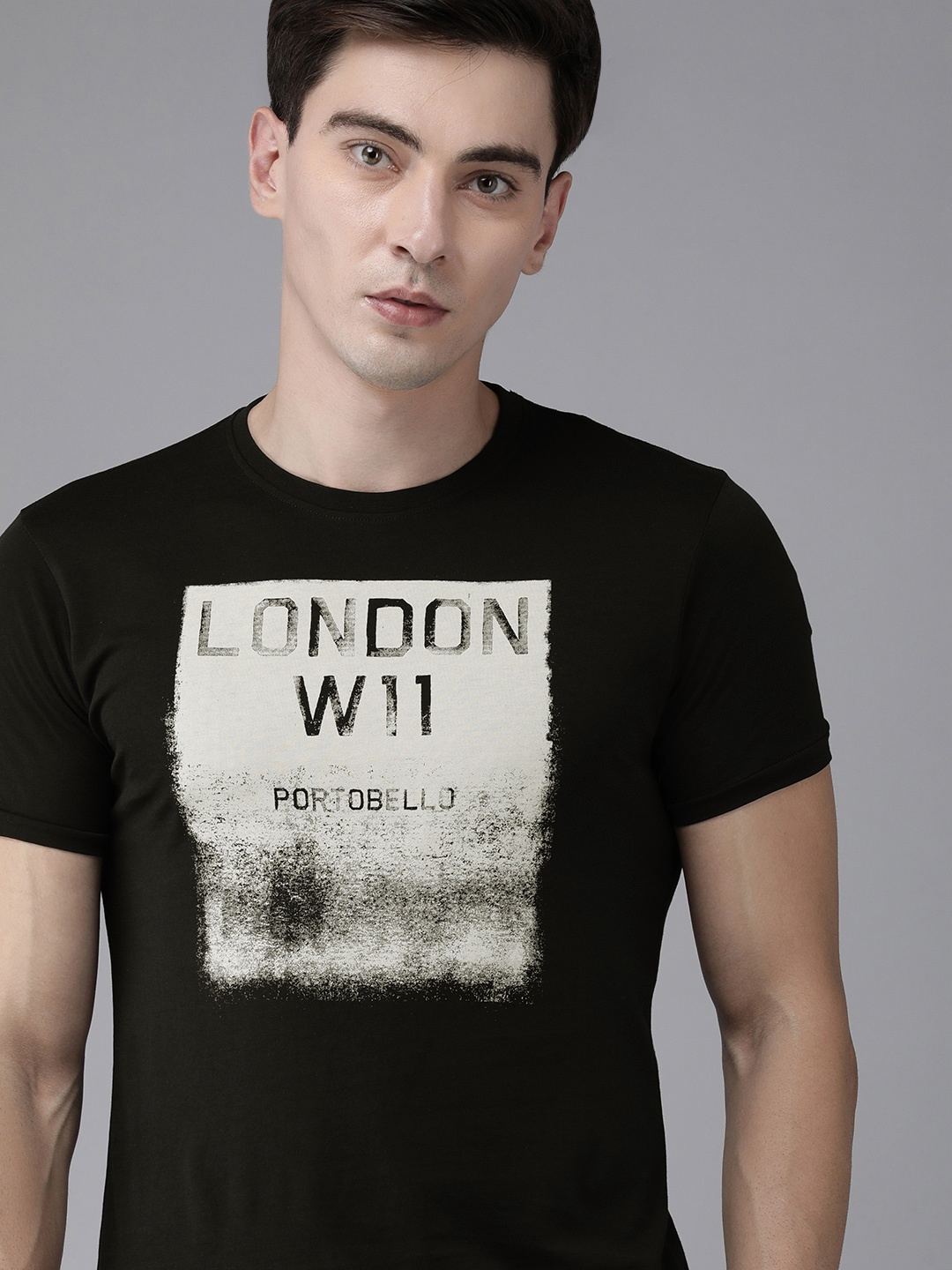 

BEAT LONDON by PEPE JEANS Men Black & Off-White Printed Pure Cotton Slim Fit T-shirt