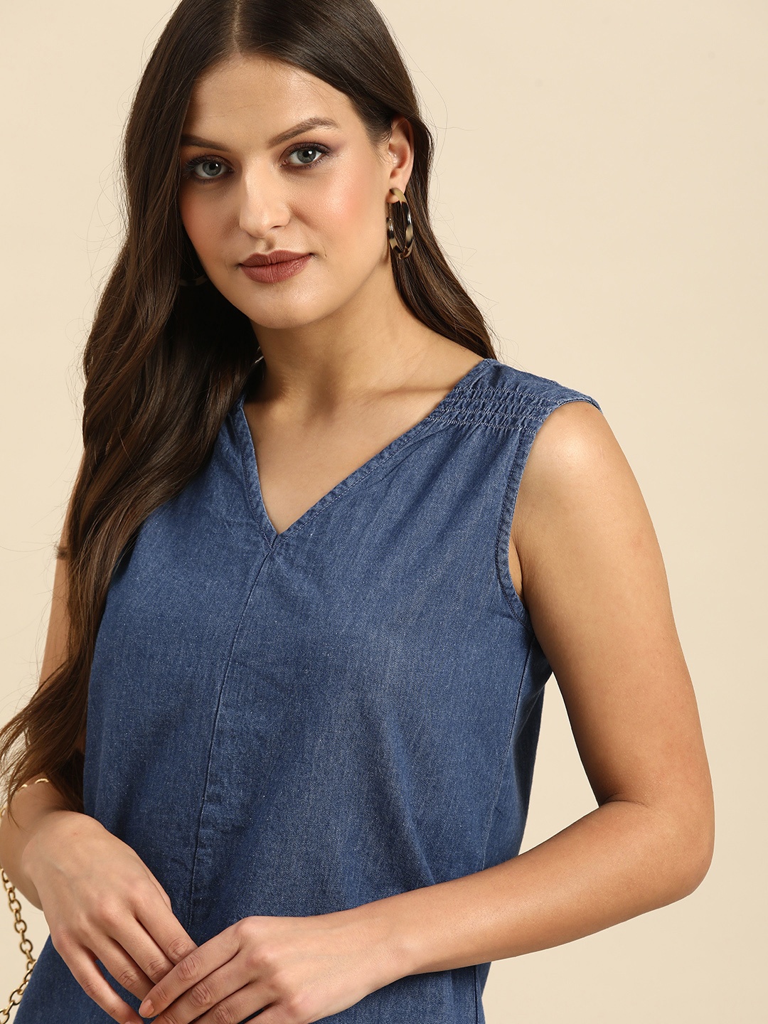 

all about you Indigo Solid V Neck Sleeveless Casual Top, Blue