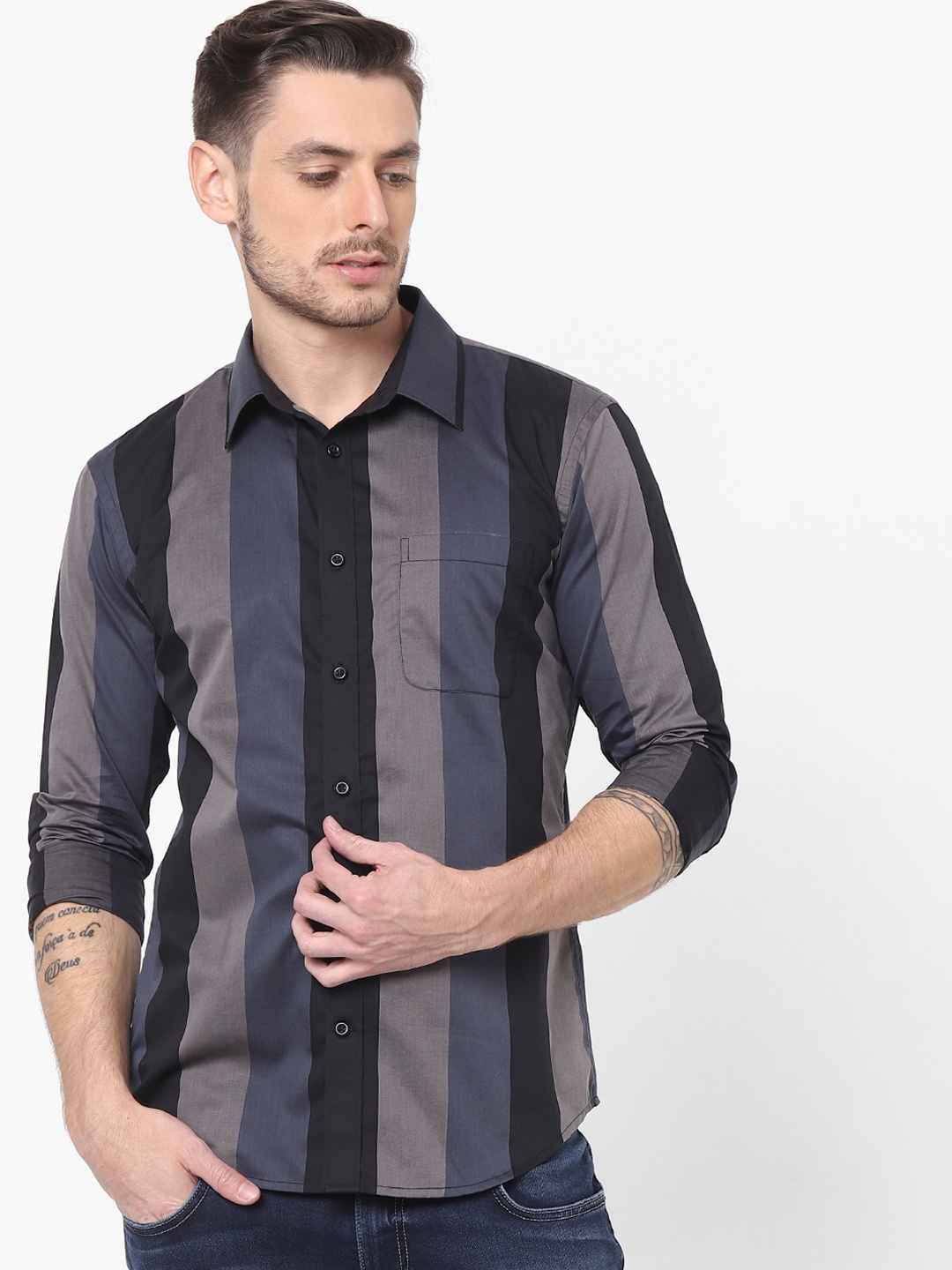 

Celio Men Black And Grey Striped Regular Fit Casual Shirt