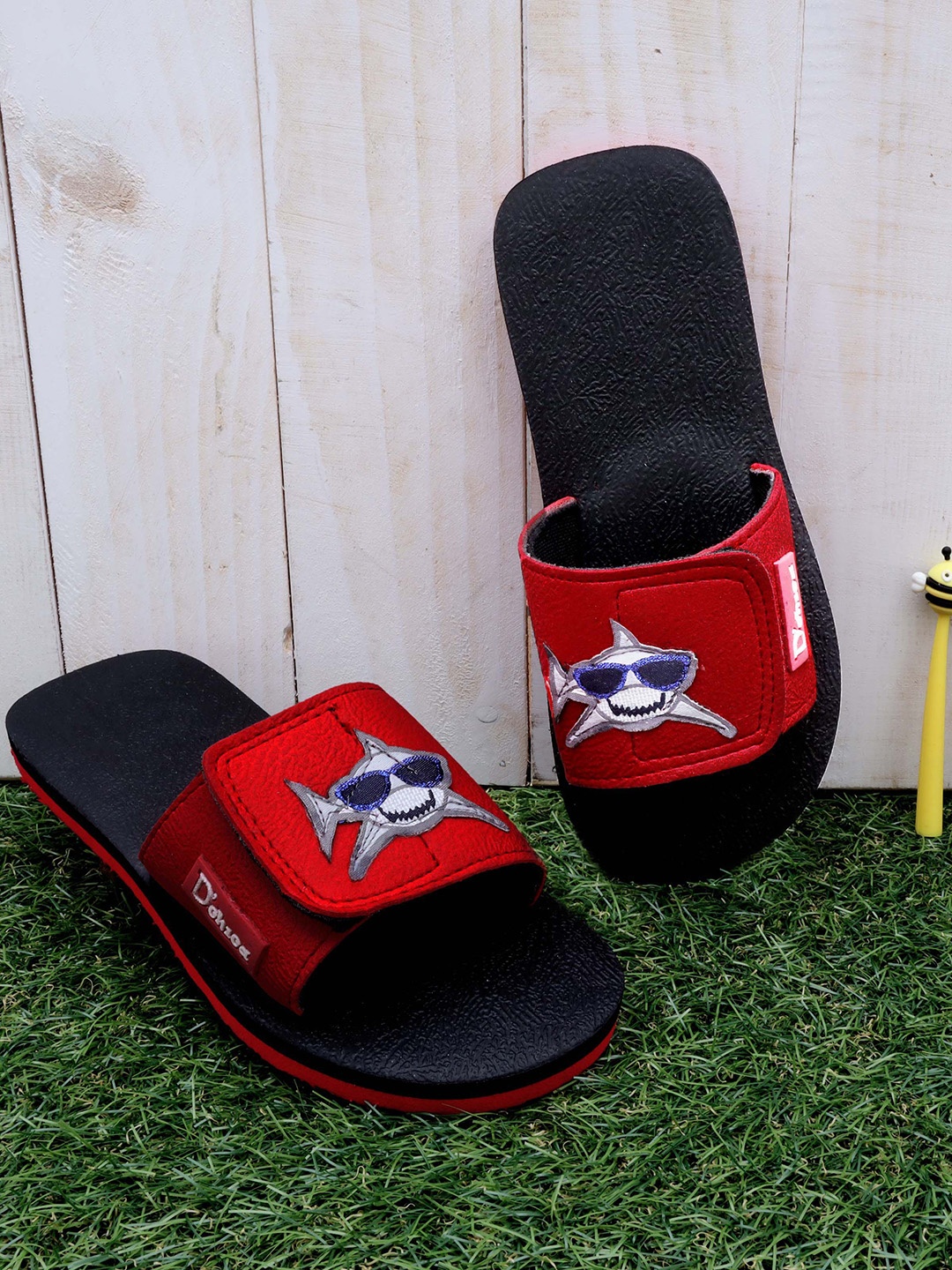 

DChica Boys Black Printed Open Toe Sliders with Bows