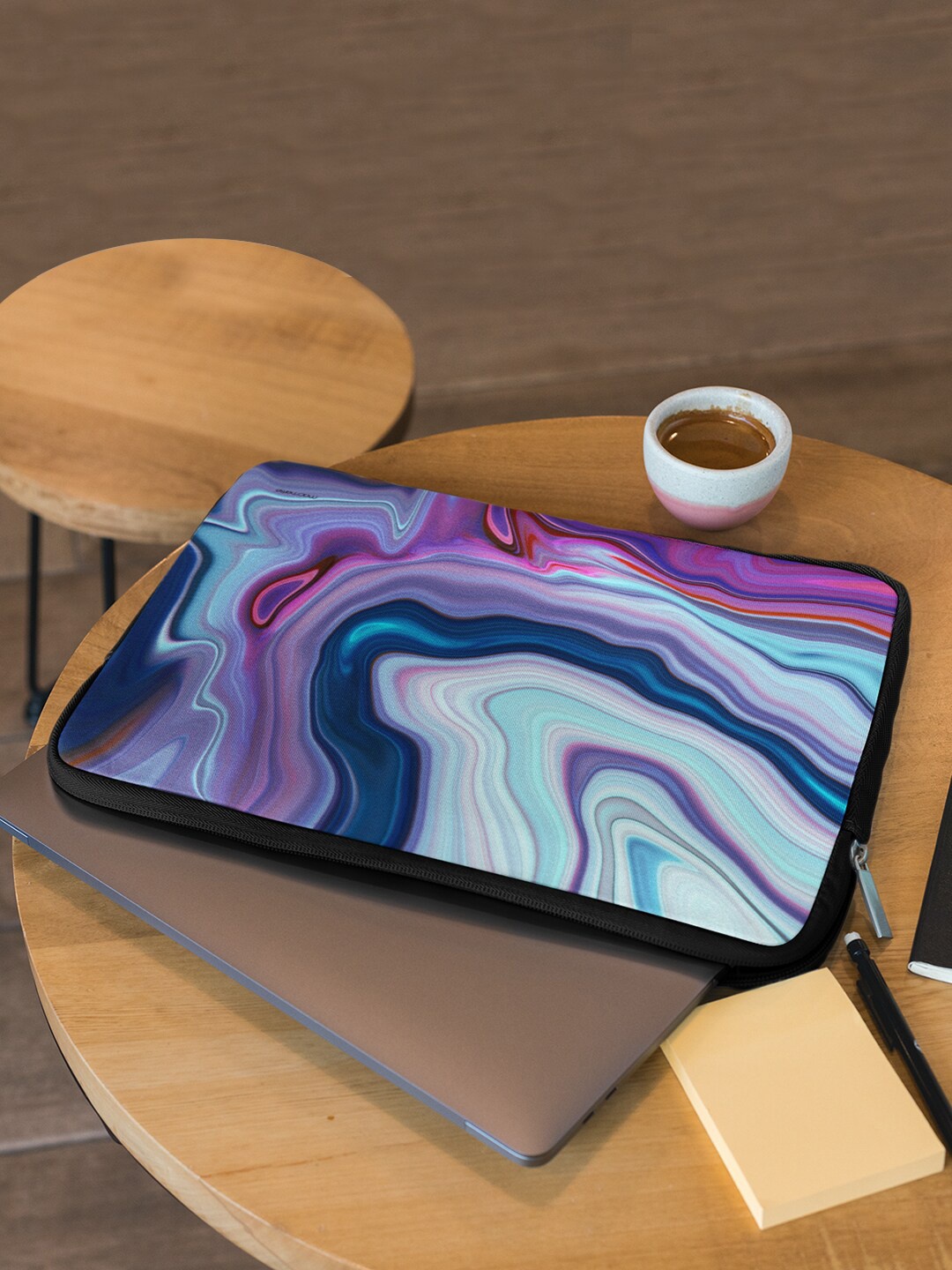 

macmerise Unisex Blue & Pink Printed Laptop Sleeve
