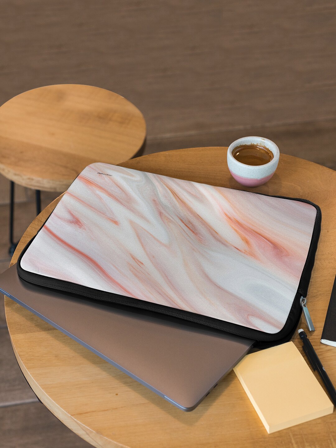 

macmerise Unisex Pink & White Printed Laptop Sleeve