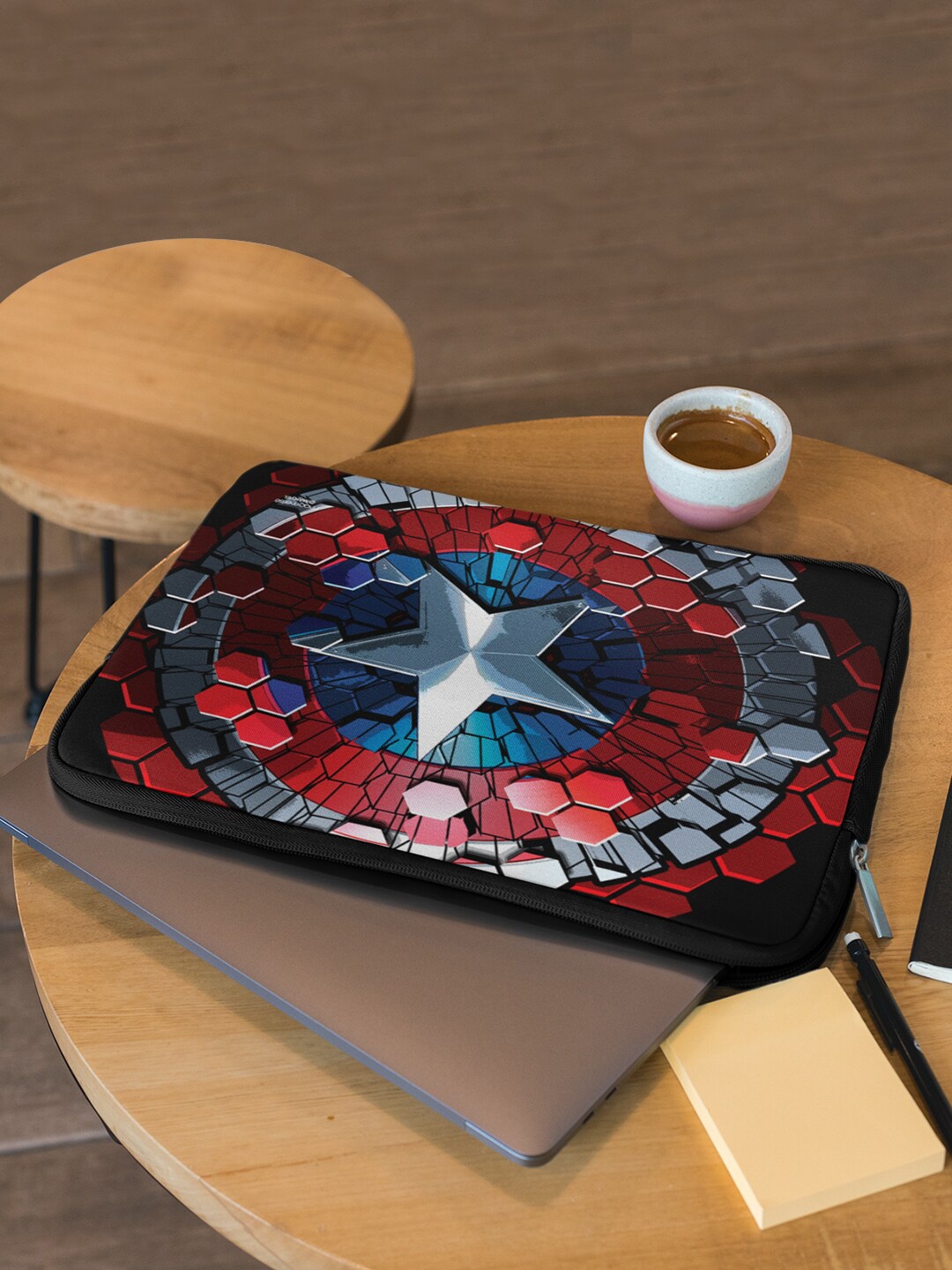 

macmerise Unisex Red & Blue Printed Laptop Sleeve