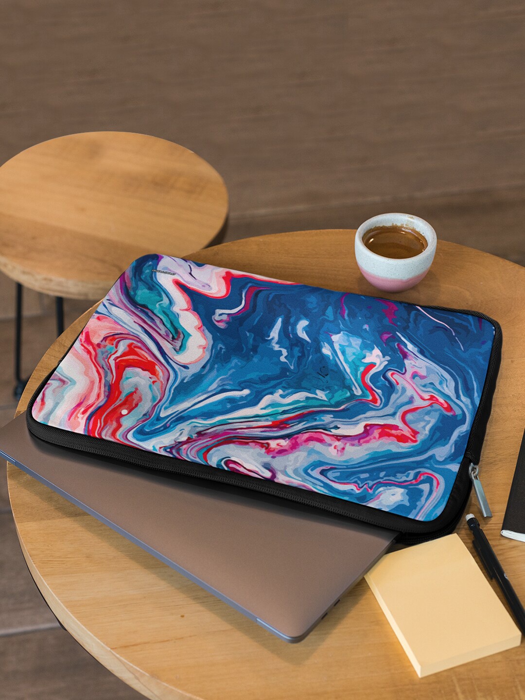 

macmerise Blue & Red Printed Laptop Sleeves