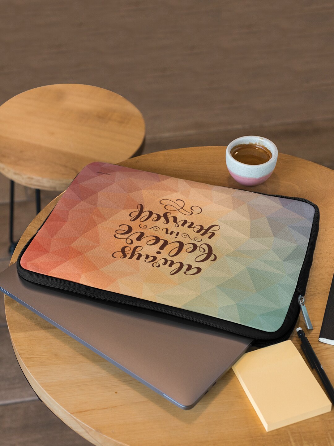 

macmerise Unisex Green & Peach-Coloured Printed Laptop Sleeve