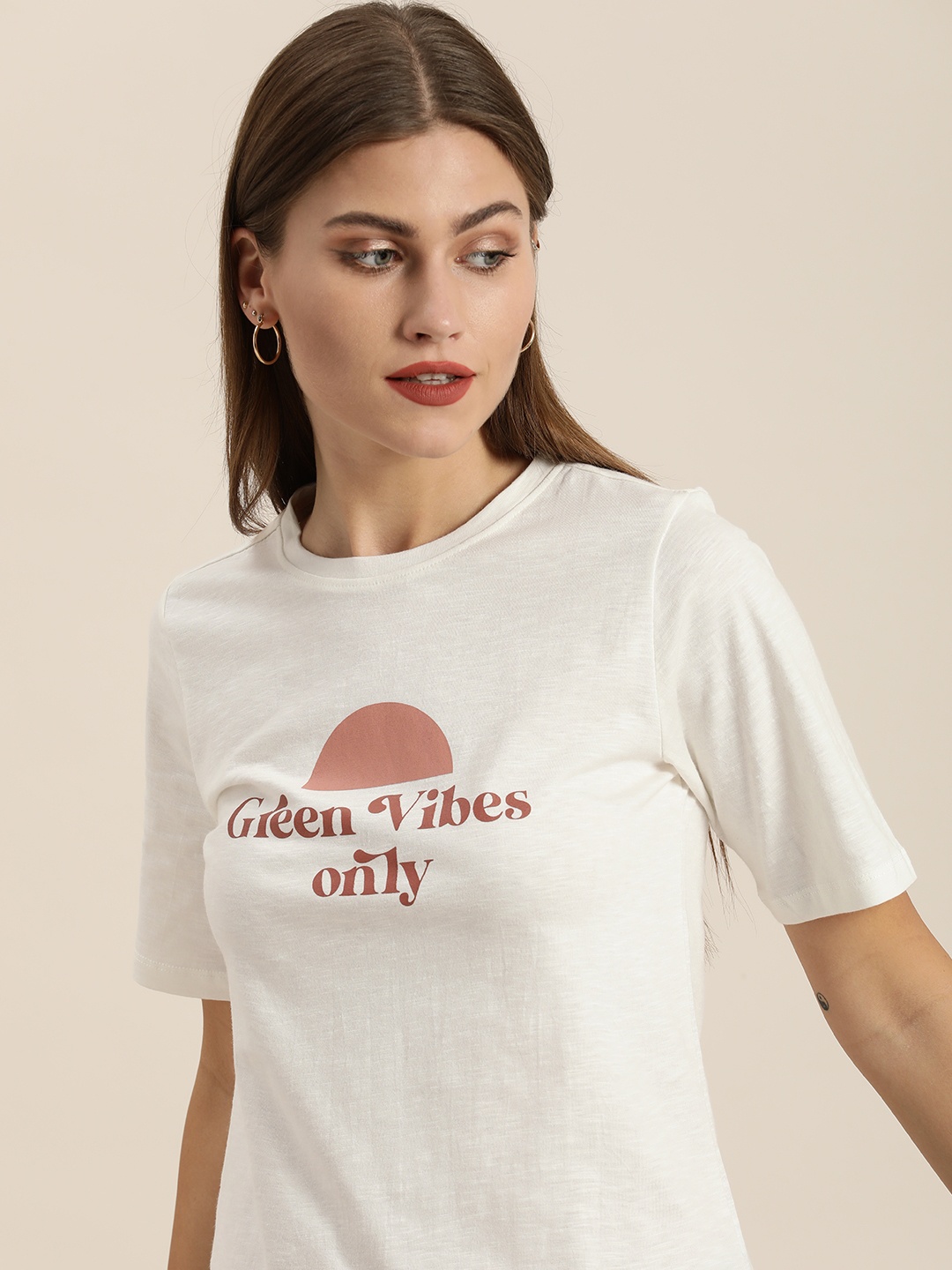 

ether Women Off White & Brown Typography Printed Round Neck Pure Cotton T-shirt