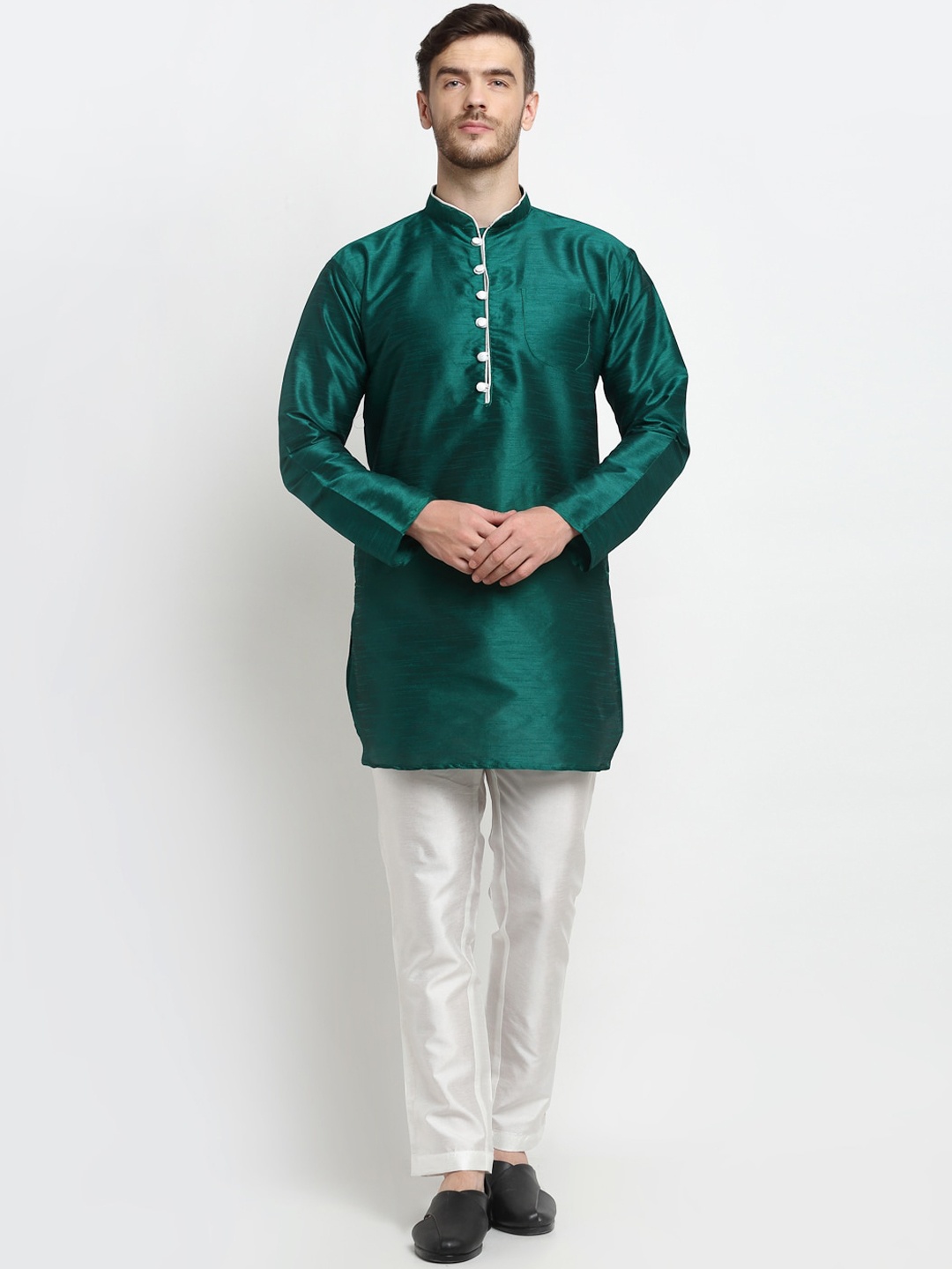 

Benstoke Men Green Solid Straight Kurta