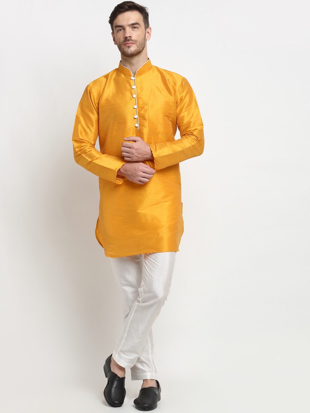 

Benstoke Men Yellow Silk Blend Kurta