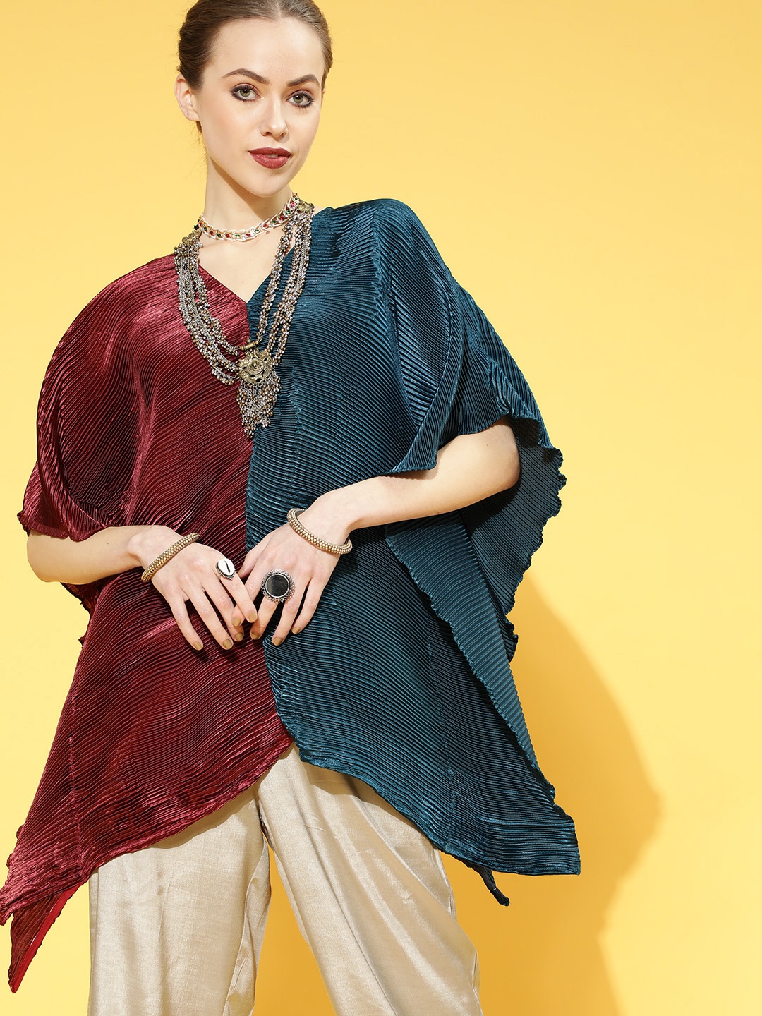 

InWeave Maroon & Teal Blue Colourblocked Top