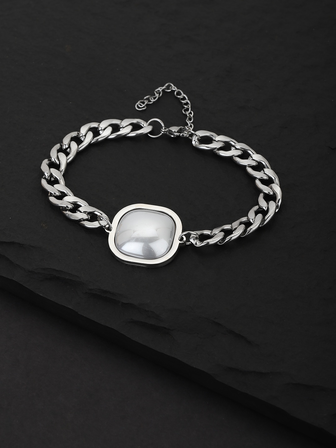 

Carlton London Unisex Silver-Toned & Off White Handcrafted Silver-Plated Link Bracelet