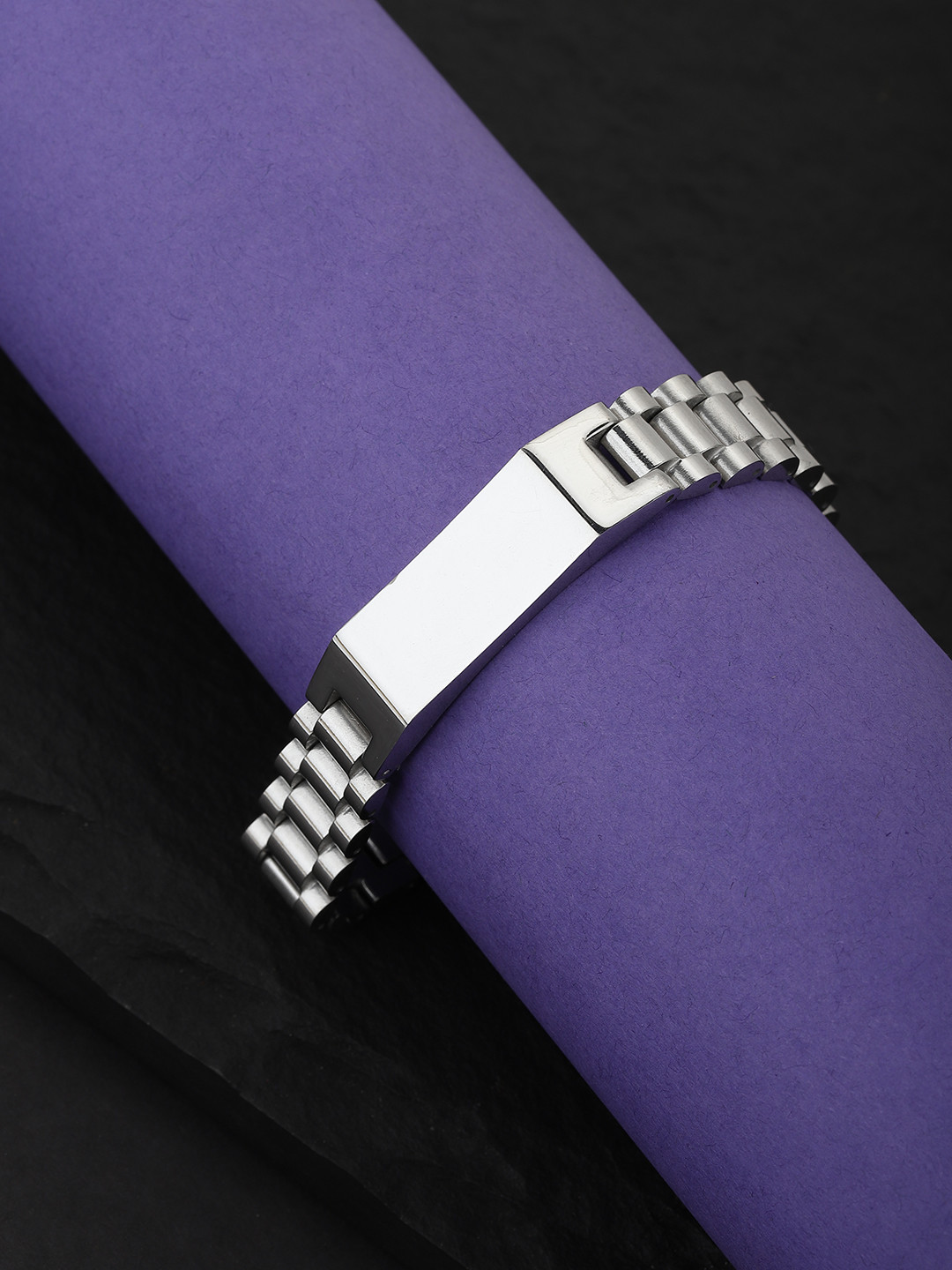 

Carlton London Men Silver Plated Handcrafted Link Bracelet