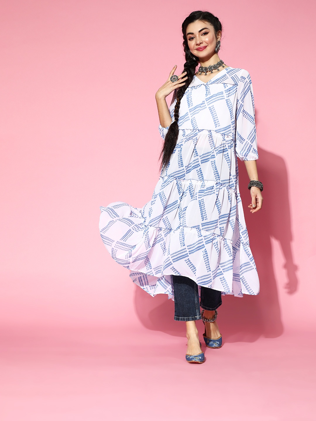 

Prakrti Classic White Georgette Tiered Kurta