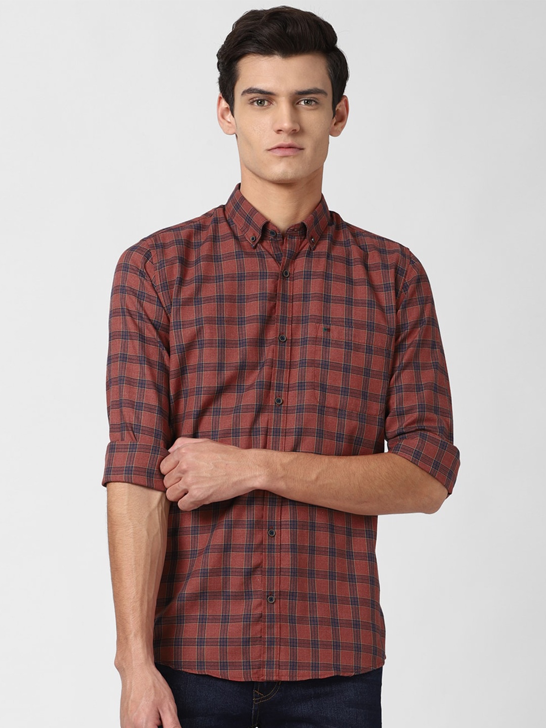 

Peter England Casuals Men Maroon Slim Fit Checked Casual Shirt