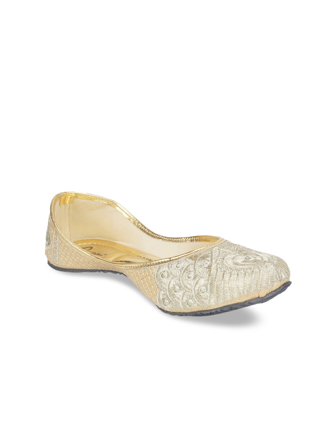 

The Desi Dulhan Women Gold-Toned Embellished Ethnic Mojaris with Embroidered Flats