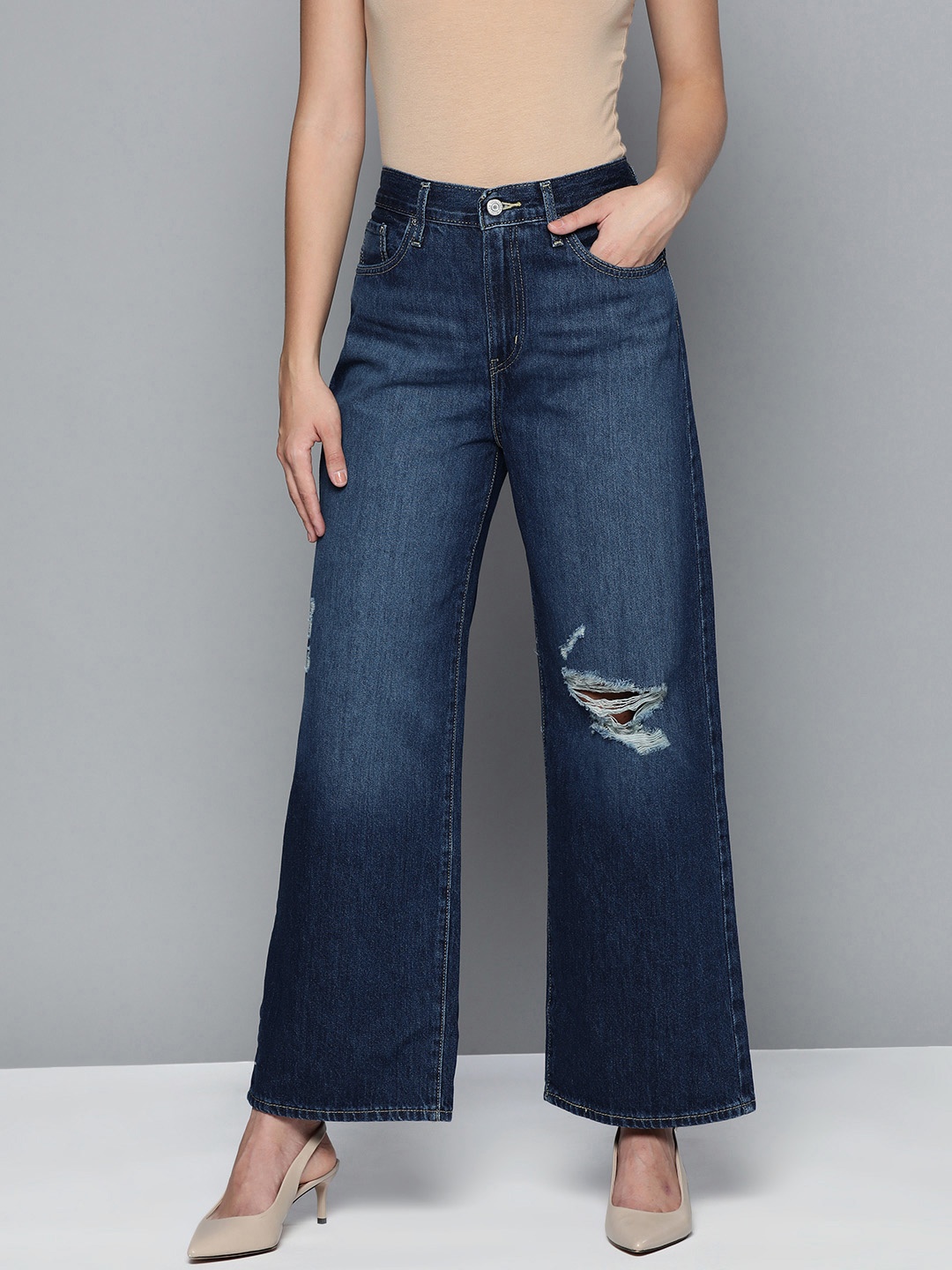

Levis Women Indigo Wide Leg High-Rise Mildly Distressed Heavy Fade Jeans, Blue