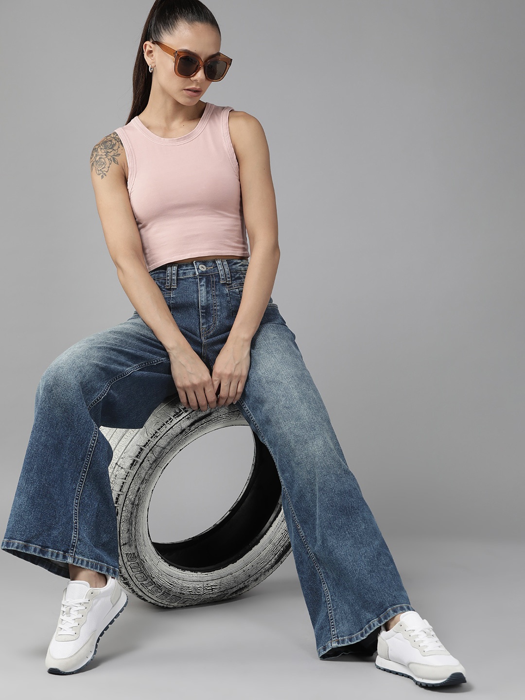 

Roadster Women Navy Blue Wide Leg High-Rise Light Fade Stretchable Jeans