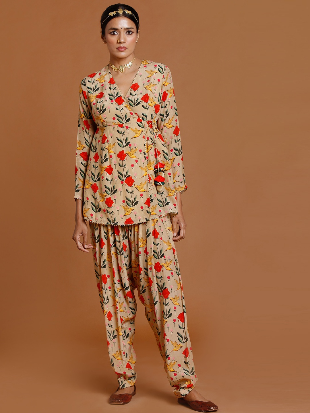 

Masaba Women Beige Floral Printed Top with Dhoti Pants