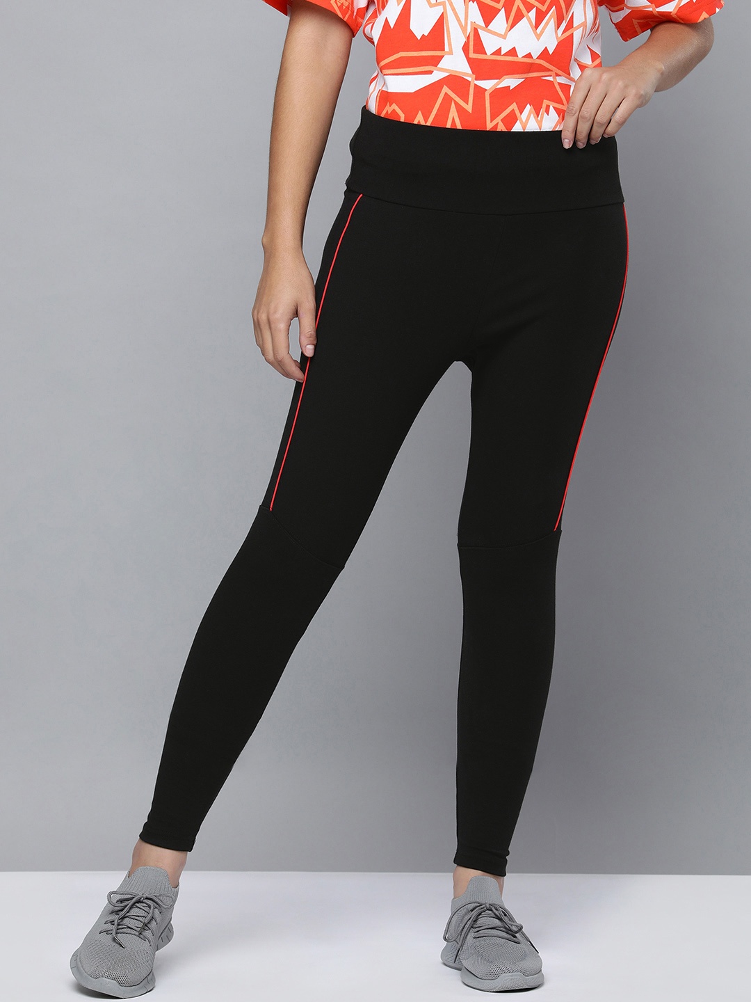 

PUMA x BATMAN Women's Black Solid High Rise Leggings