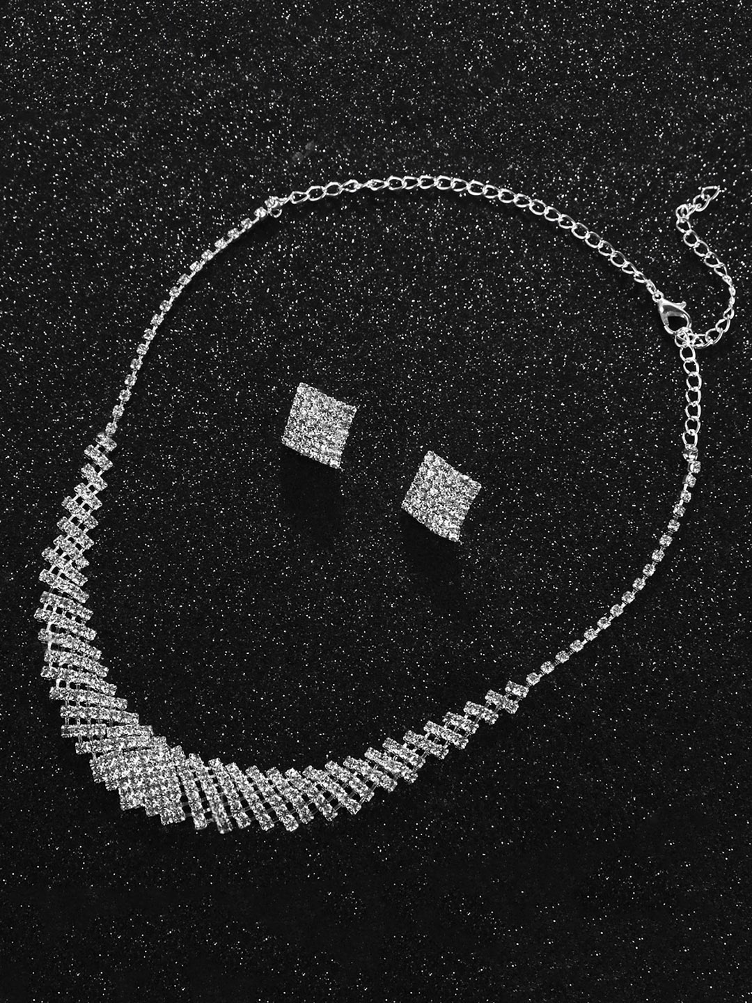 

Yellow Chimes Silver-Toned White Crystal-Studded Jewellery Set