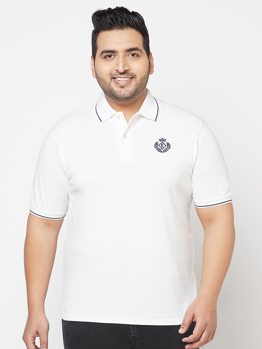 

ELEGANCE Men White Polo Collar Applique T-shirt