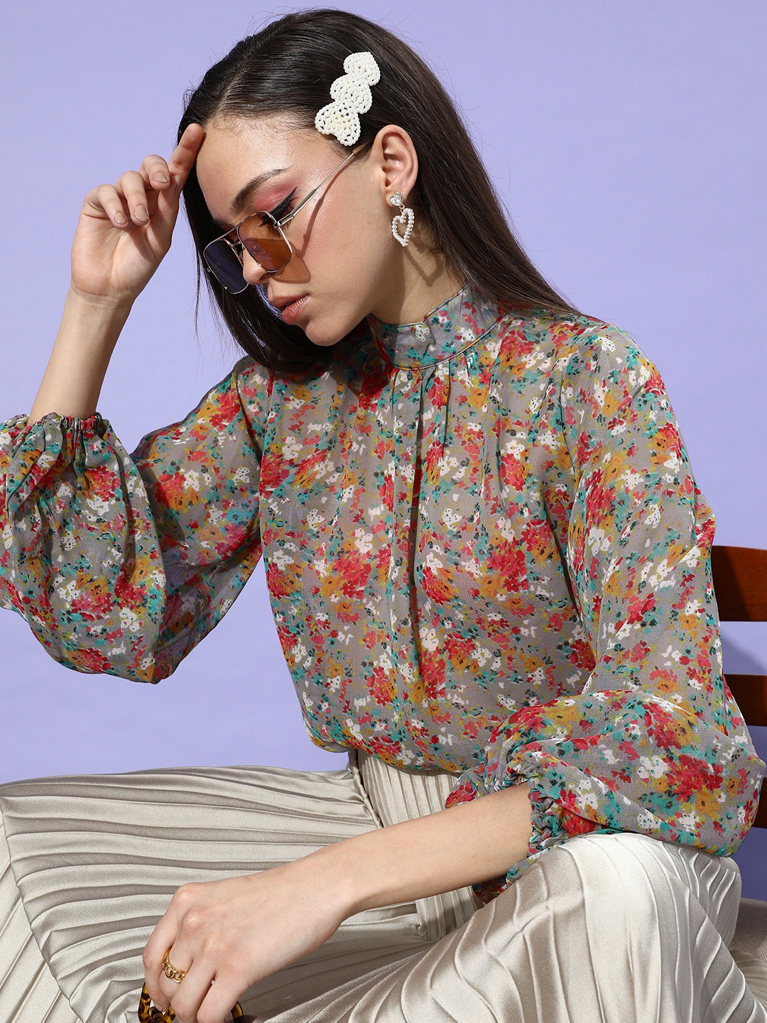 

Cation Women Beautiful Grey Romantic Florals Top