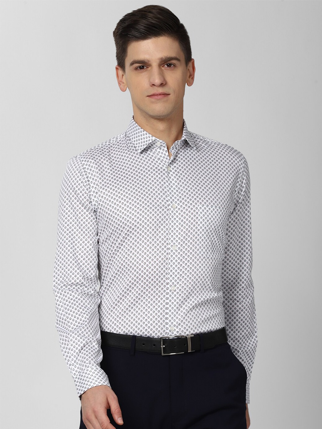 

Peter England Men White Slim Fit Printed Formal Shirt