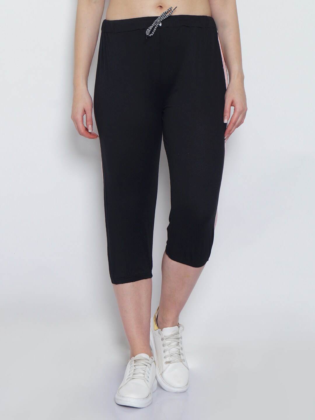 

GRACIT Women Black & Pink Cotton Lycra Capri
