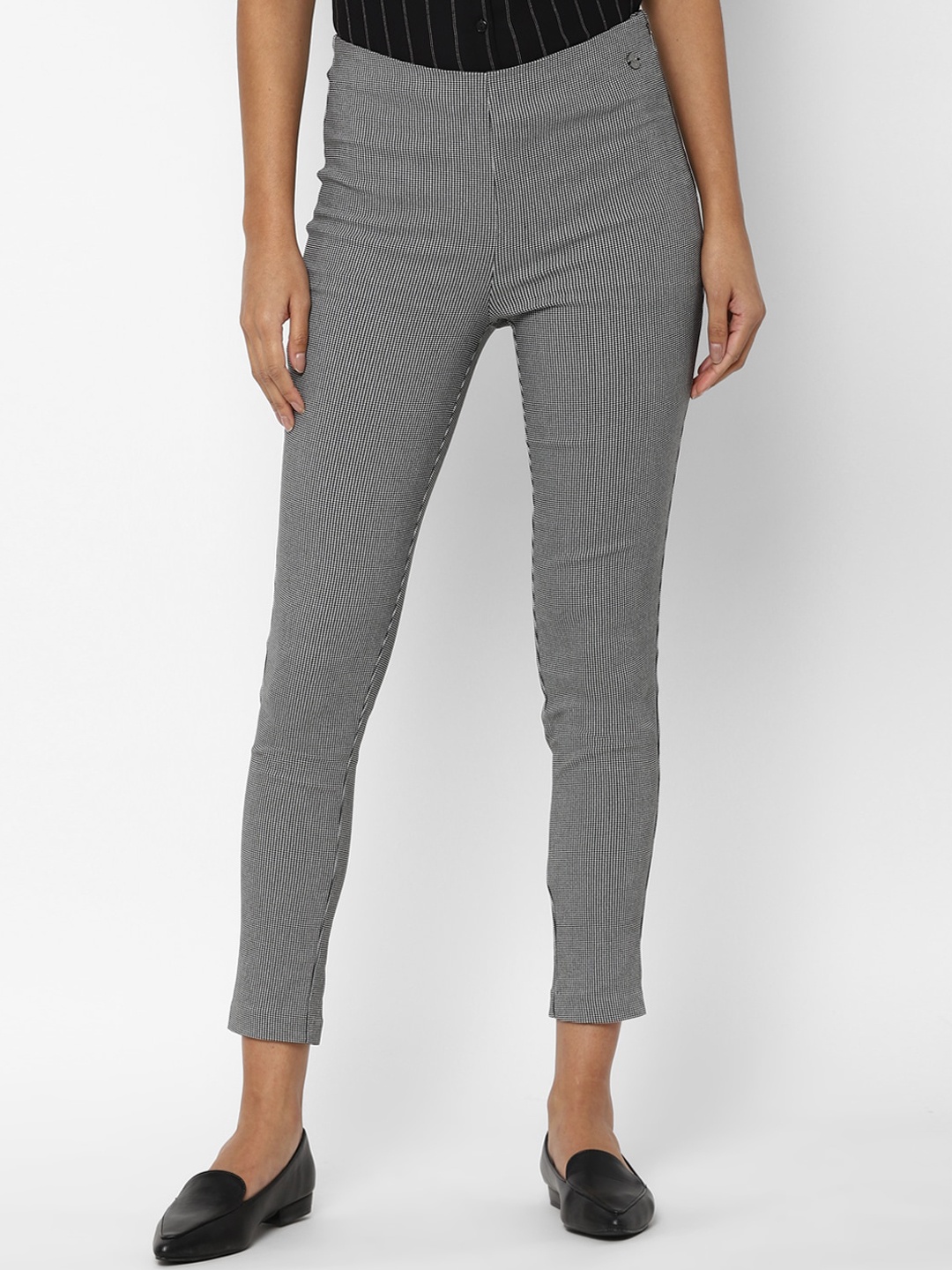 

Allen Solly Woman Grey Checked Ankle Length Leggings