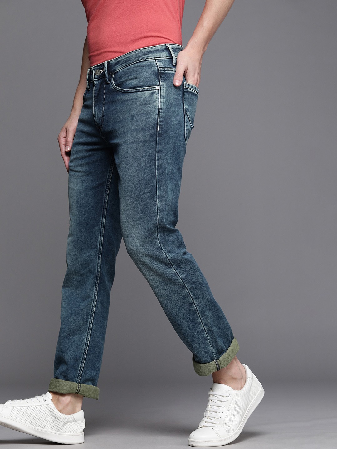 

Louis Philippe Jeans Men Blue Slim Fit Light Fade Stretchable Jeans