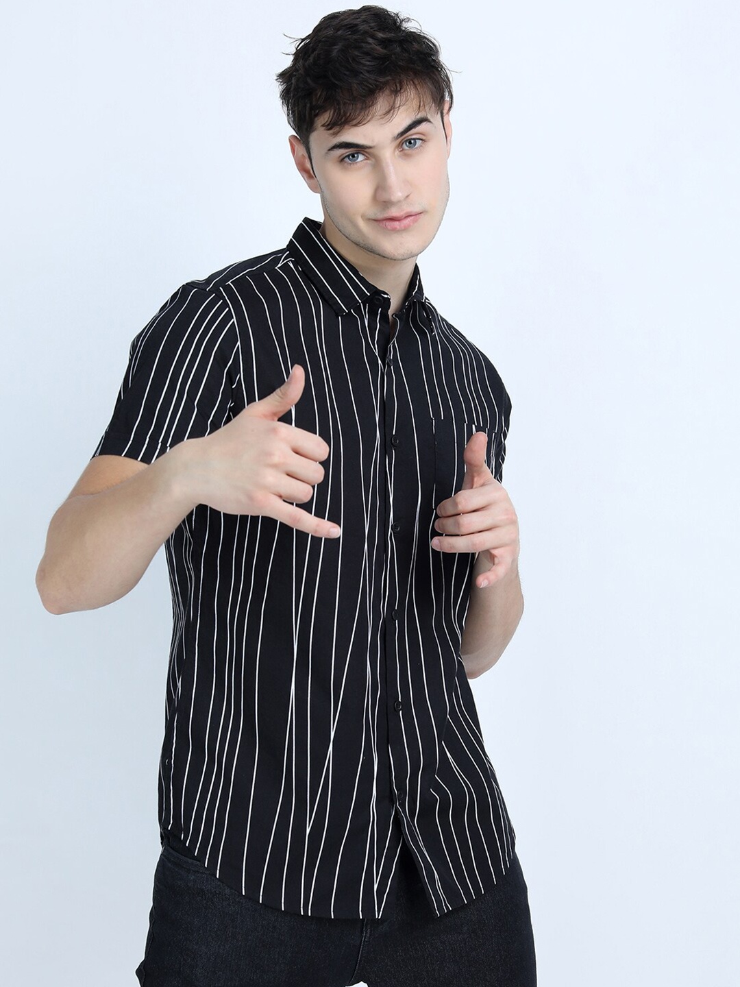 

HIGHLANDER Men Black Slim Fit Striped Casual Shirt