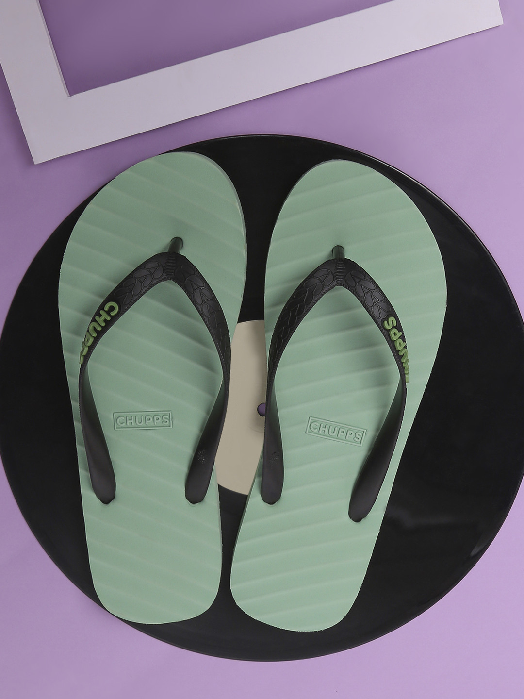 

CHUPPS Men Banana Leaf Flip Flops, Green