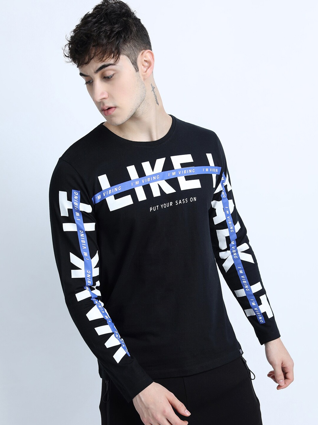 

LOCOMOTIVE Men Black Typography Printed Slim Fit T-shirt