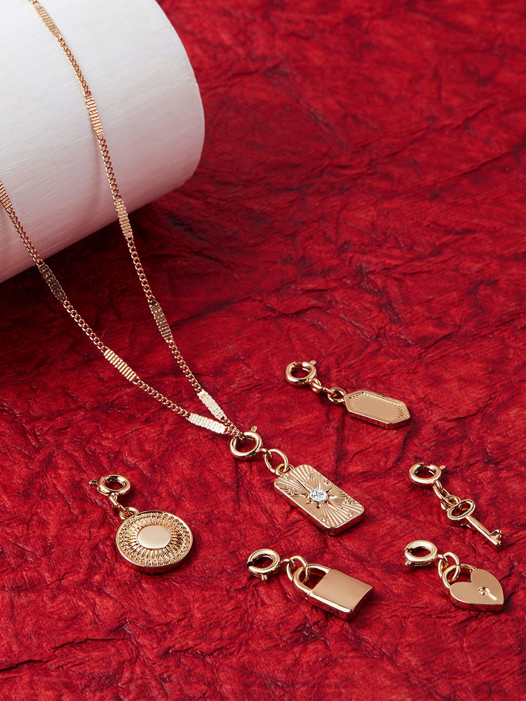 

AMI Gold-Toned & Plated Contemporary Chain With 6 Changeable Pendants