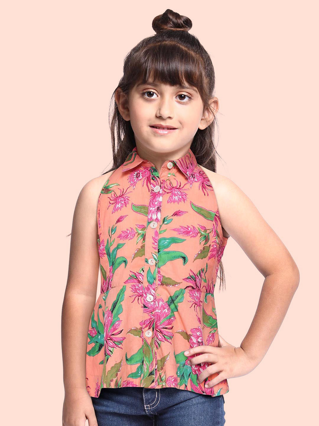

Sangria Girls Peach-Coloured & Green Pure Cotton Floral Print Sleeveless Shirt Collar Top